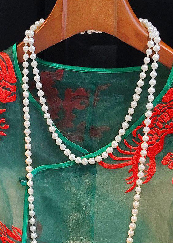 Classic Vintage Blouse with a Flattering Fit