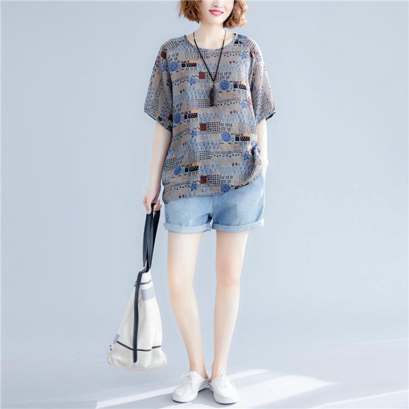 A Vintage Style Top with Delicate Timeless Details