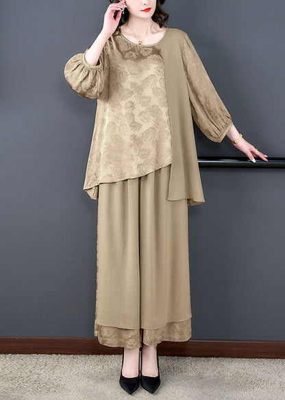 Effortlessly Elegant Garment with a Timeless Design