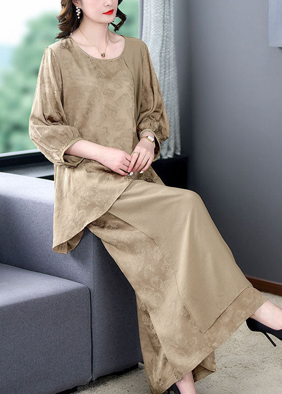 Effortlessly Elegant Garment with a Timeless Design