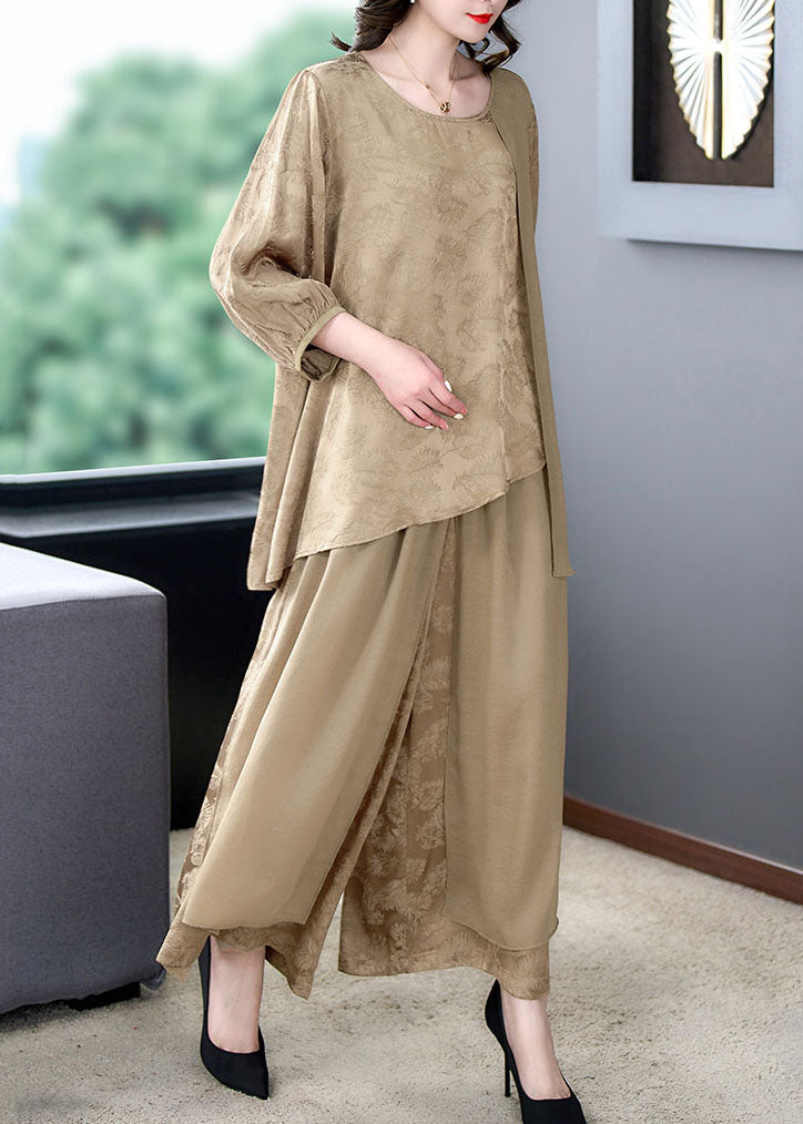Effortlessly Elegant Garment with a Timeless Design
