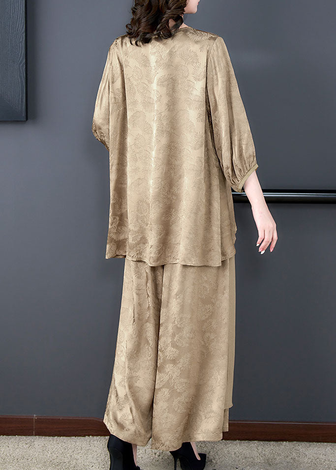 Effortlessly Elegant Garment with a Timeless Design