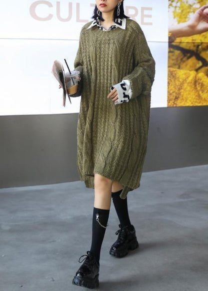 Well Tailored Sweater with a Graceful Silhouette