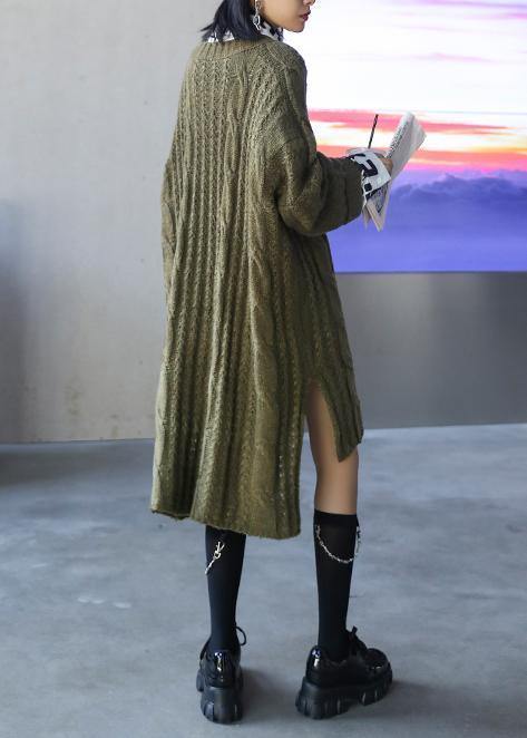Well Tailored Sweater with a Graceful Silhouette