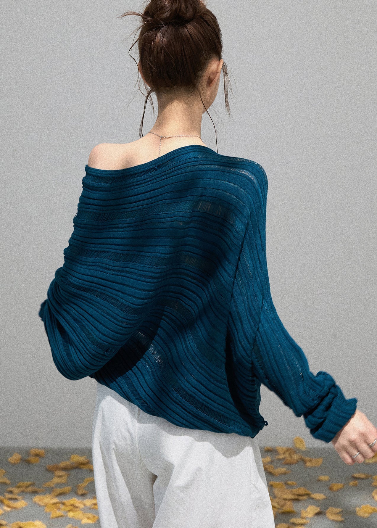 Well Tailored Sweater with a Graceful Silhouette