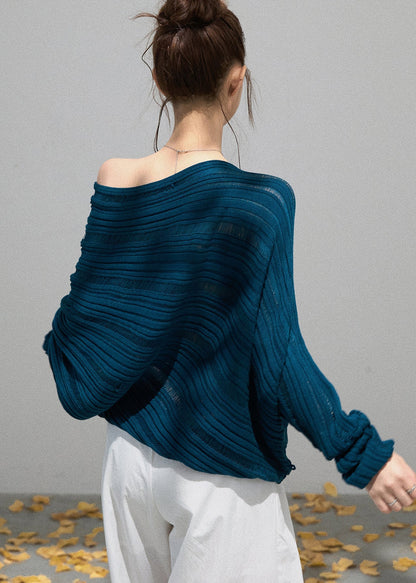 Well Tailored Sweater with a Graceful Silhouette