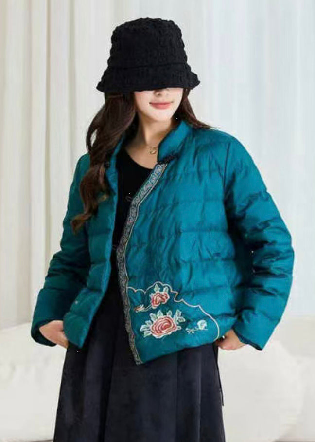 Well Tailored Coat with a Graceful Silhouette