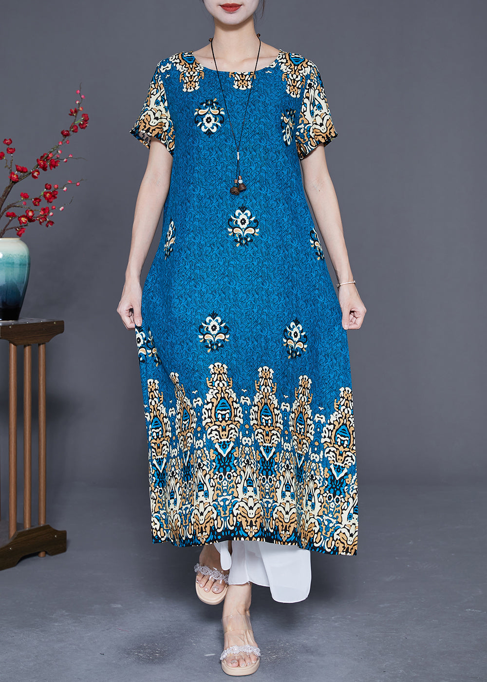 Gracefully Styled Dress for Any Occasion