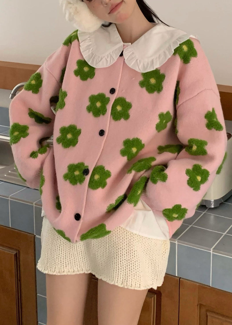Classic Vintage Sweater with a Flattering Fit