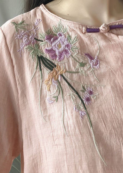 Beautifully Crafted Blouse in a Classic Style