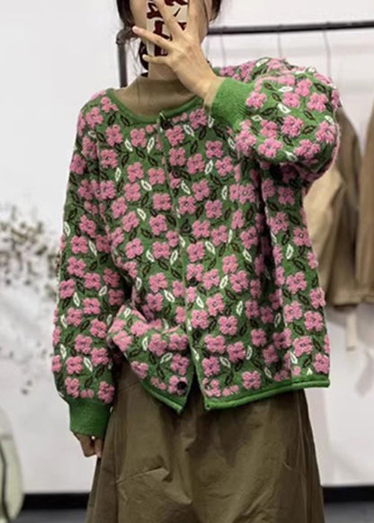 Well Tailored Coat with a Graceful Silhouette