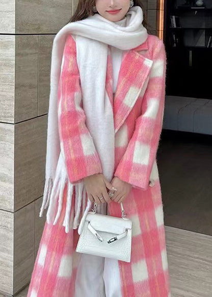 Well Tailored Coat with a Graceful Silhouette