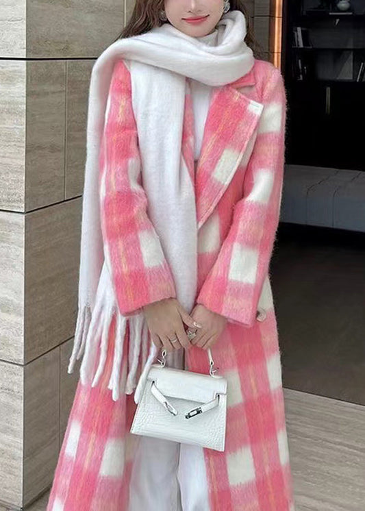 Well Tailored Coat with a Graceful Silhouette