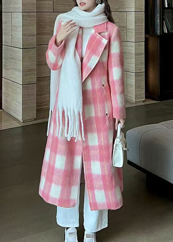 Well Tailored Coat with a Graceful Silhouette