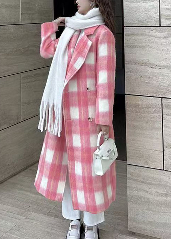 Well Tailored Coat with a Graceful Silhouette