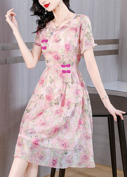 Well Tailored Dress with a Graceful Silhouette