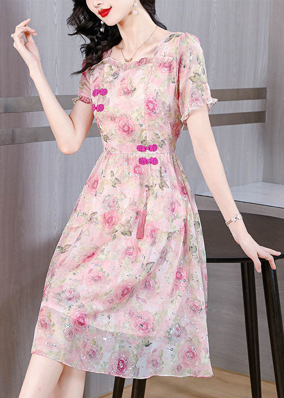 Well Tailored Dress with a Graceful Silhouette