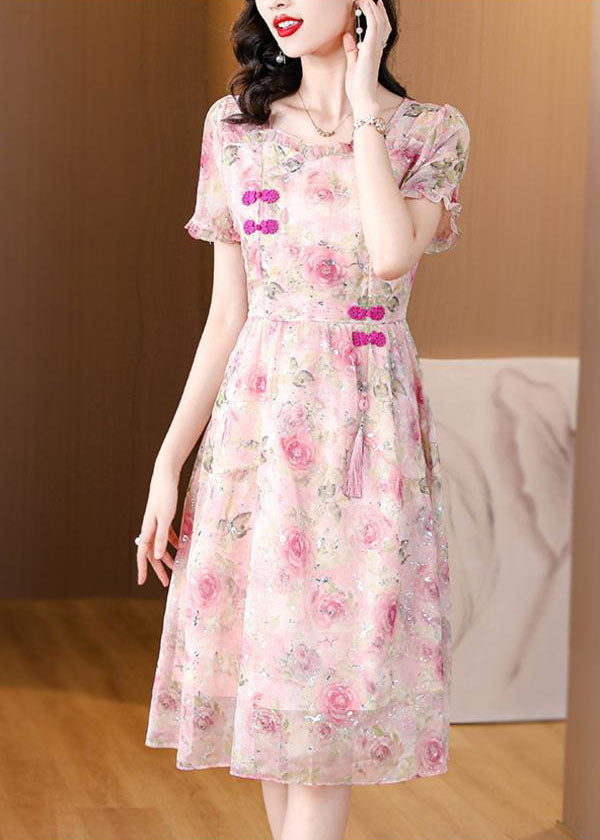 Well Tailored Dress with a Graceful Silhouette