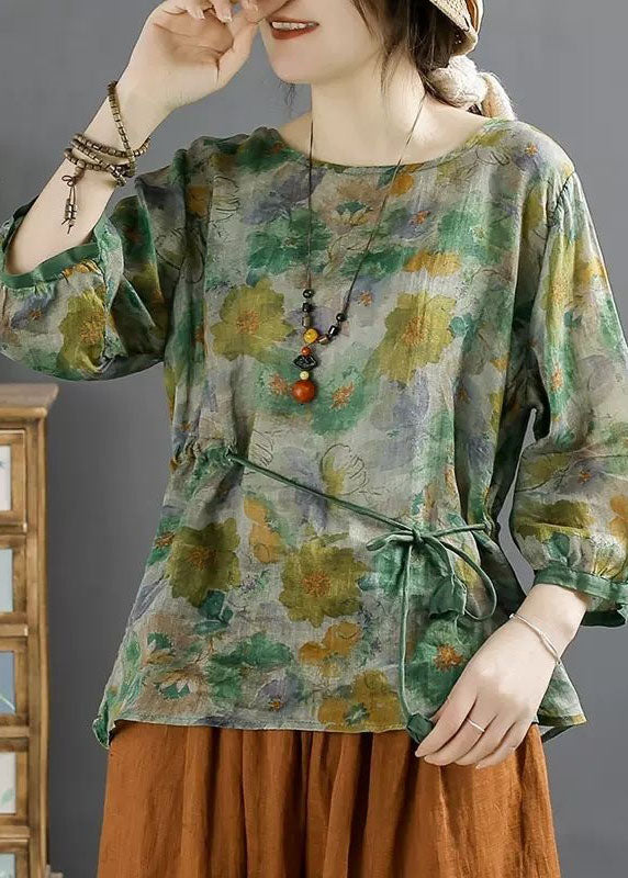Effortlessly Elegant Top with a Timeless Design