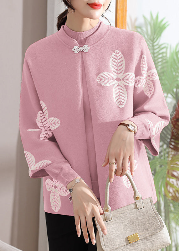 Classic Vintage Sweater with a Flattering Fit