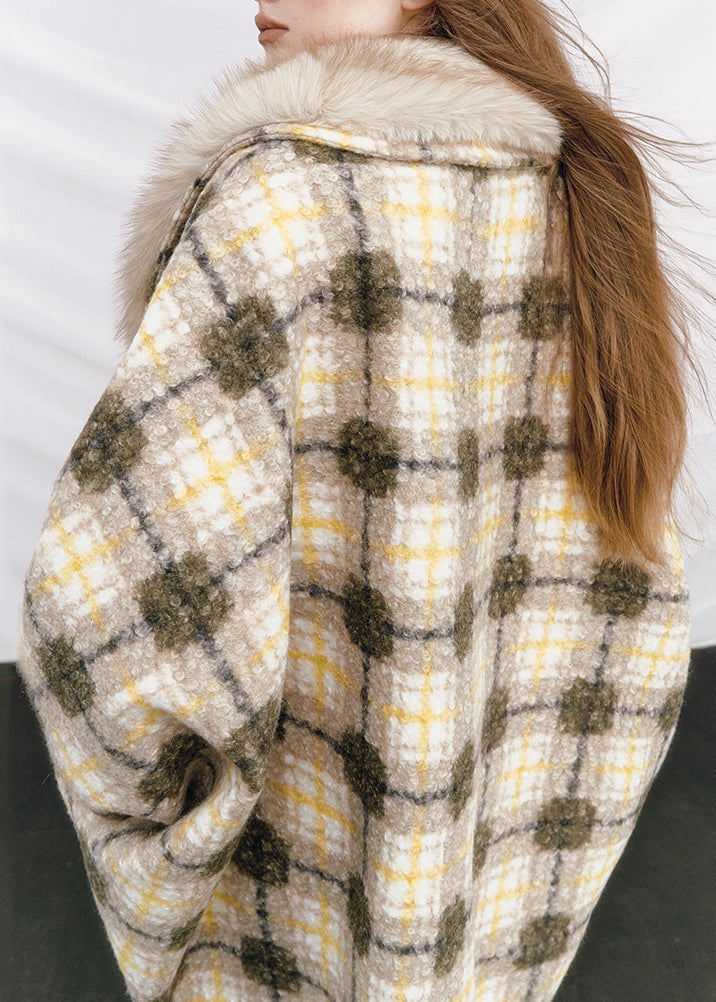 Beautifully Finished Coat in a Timeless Design