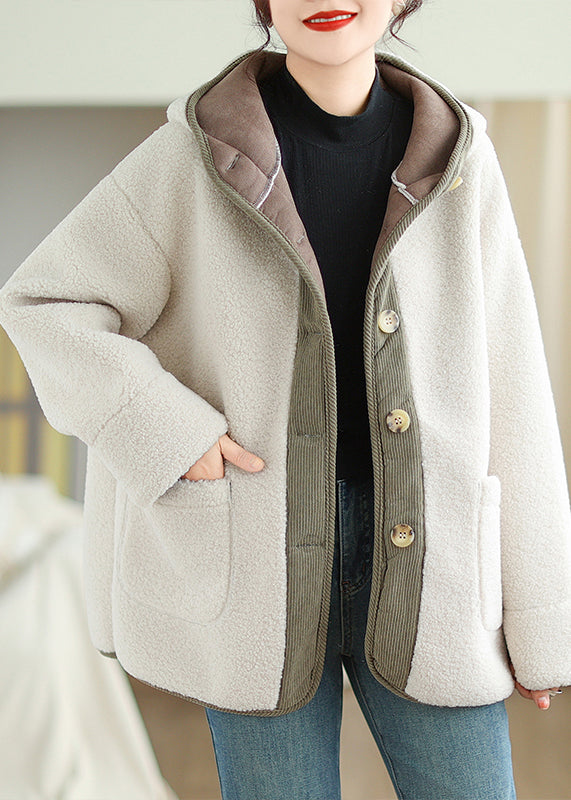 Elegantly Styled Coat for Everyday Wear