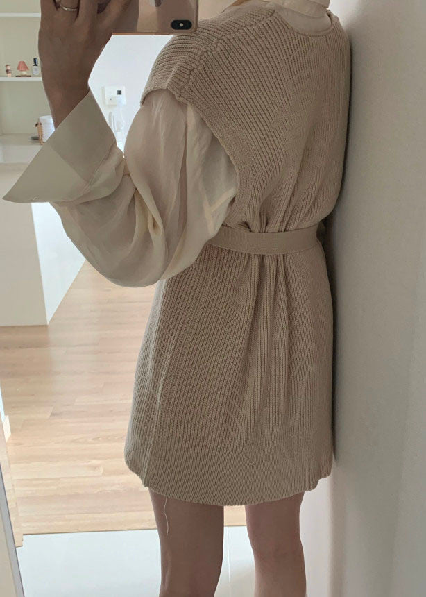Effortlessly Elegant Garment with a Timeless Design