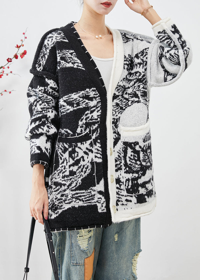 Well Tailored Cardigan with a Graceful Silhouette