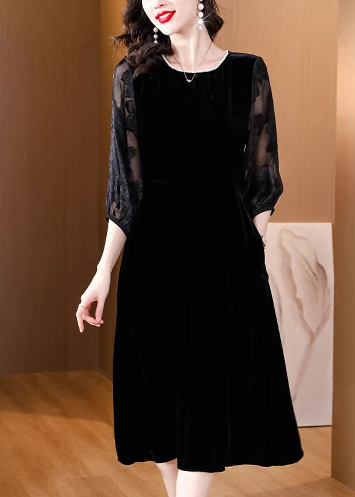 Effortlessly Elegant Dress with a Timeless Design