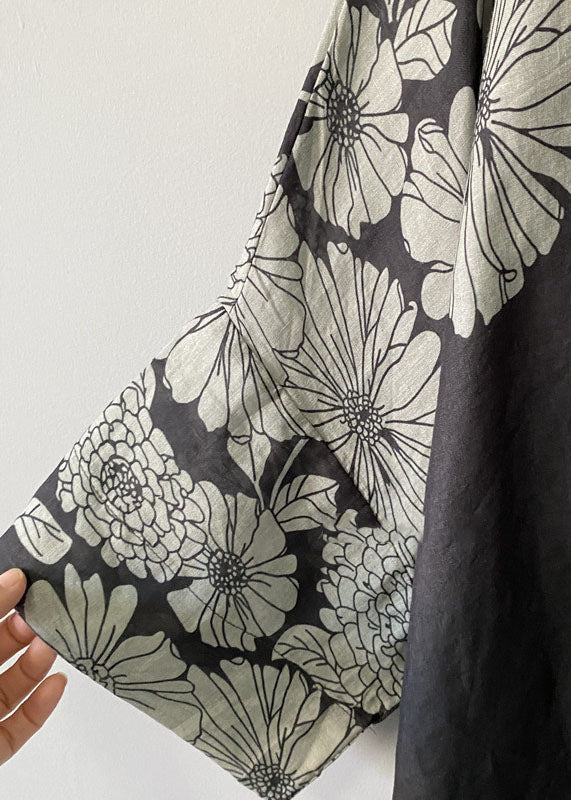 Classic Vintage Blouse with a Flattering Fit