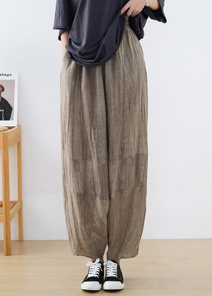 Effortlessly Elegant Pants with a Timeless Design