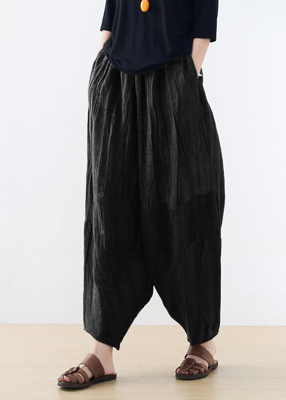Effortlessly Elegant Pants with a Timeless Design