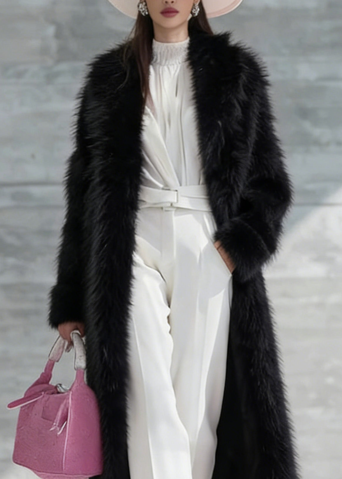 Well Tailored Coat with a Graceful Silhouette
