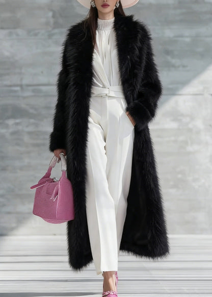 Well Tailored Coat with a Graceful Silhouette