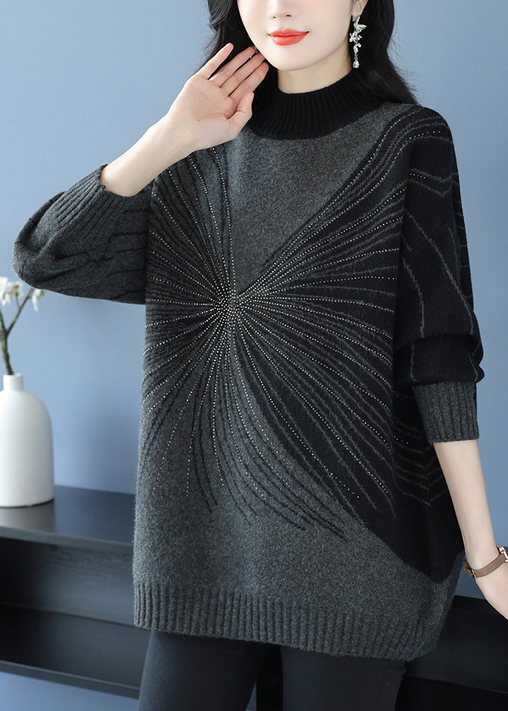 Effortlessly Elegant Sweater with a Timeless Design