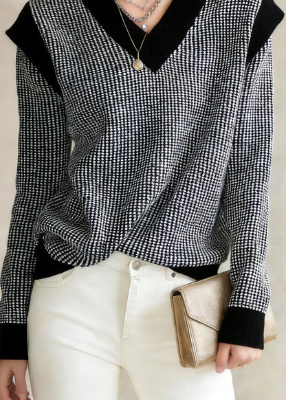 Effortlessly Elegant Sweater with a Timeless Design