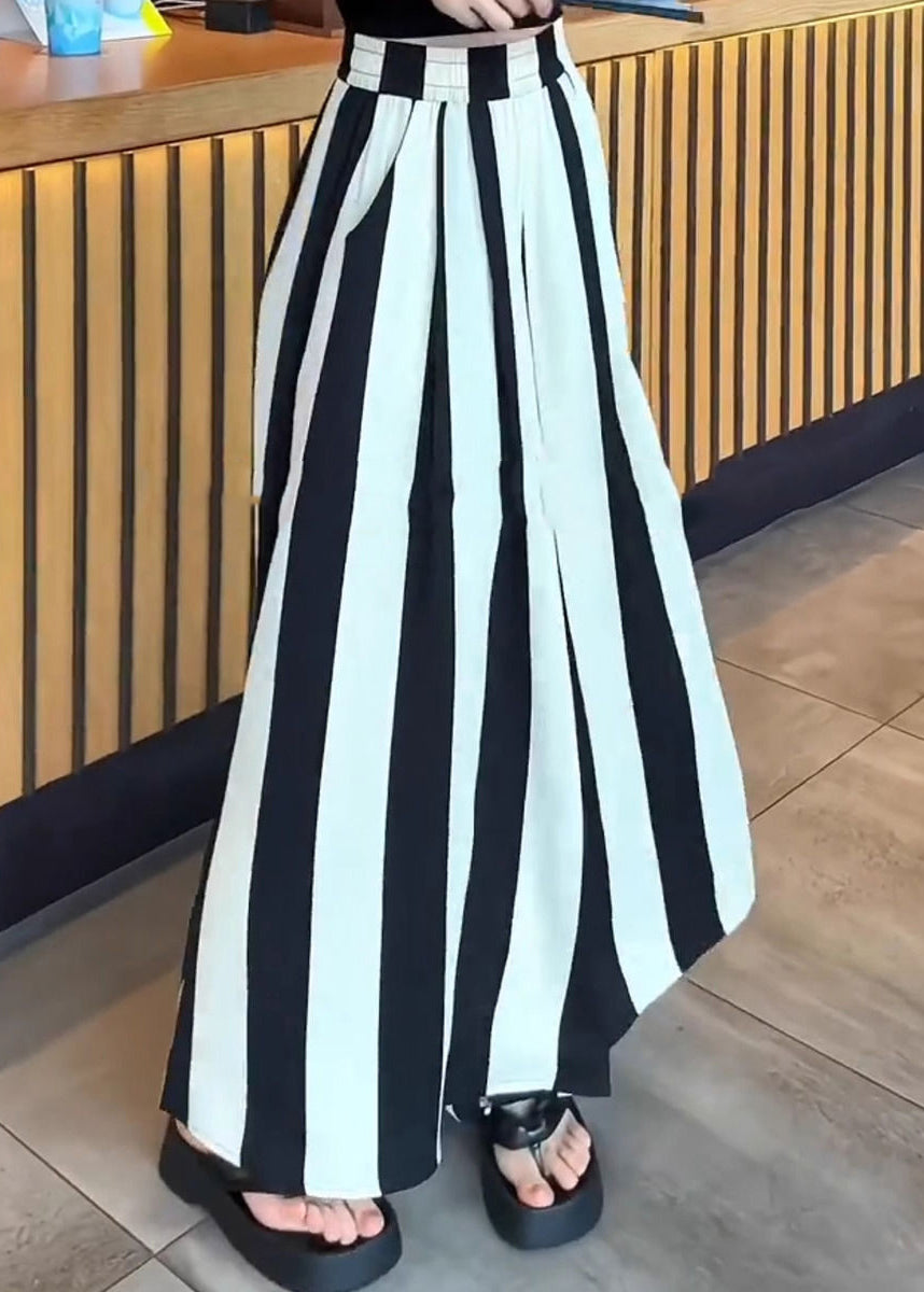 Effortlessly Elegant Pants with a Timeless Design