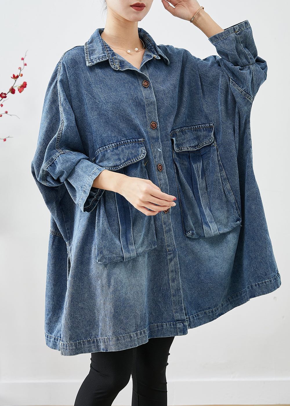 Well Tailored Coat with a Graceful Silhouette