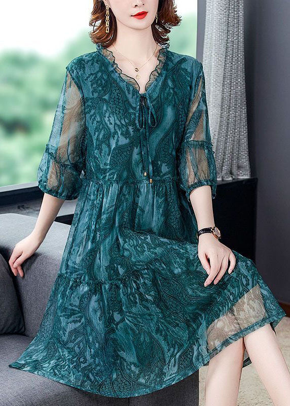 Classic Vintage Dress with a Flattering Fit