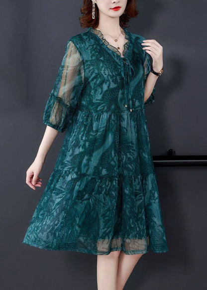 Classic Vintage Dress with a Flattering Fit