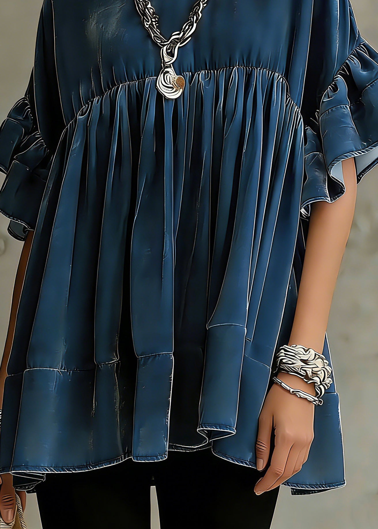Effortlessly Elegant Dress with a Timeless Design