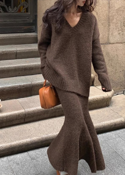 Classic Vintage Sweater with a Flattering Fit
