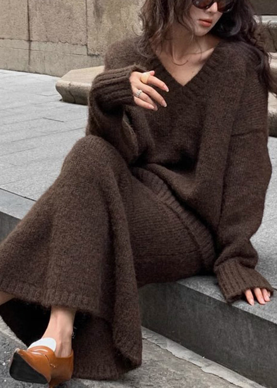 Classic Vintage Sweater with a Flattering Fit