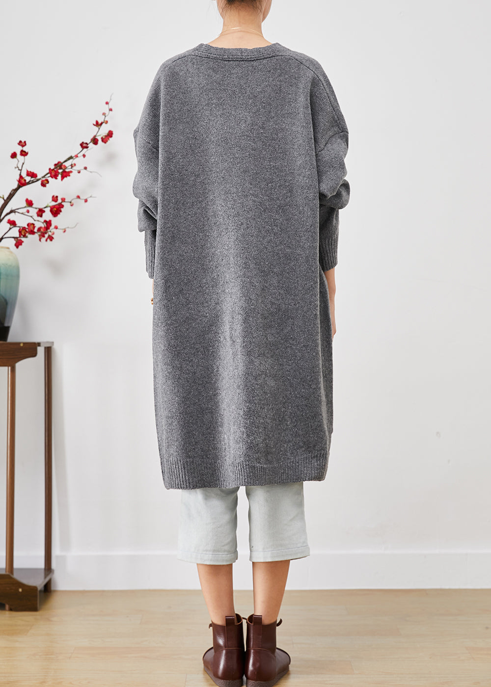 Effortlessly Elegant Cardigan with a Timeless Design