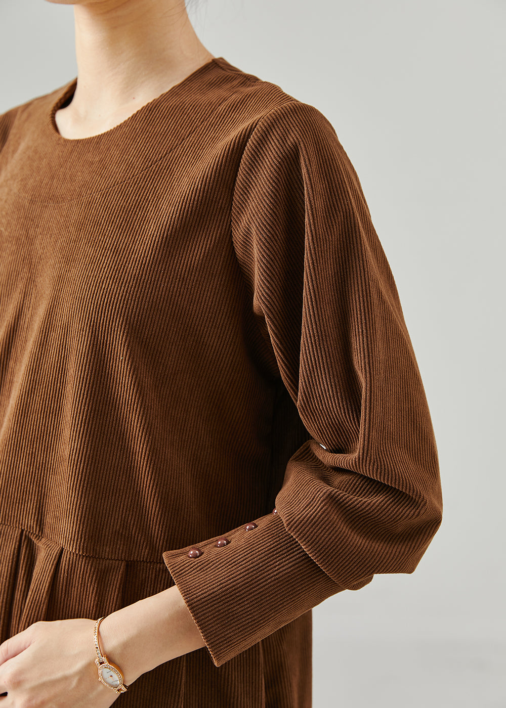 Well Tailored Dress with a Graceful Silhouette