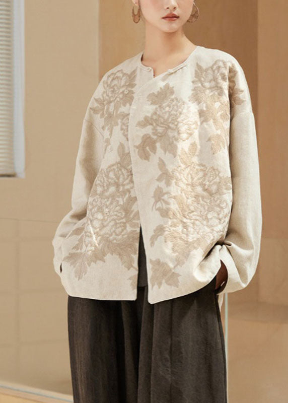 Beautifully Finished Coat in a Timeless Design