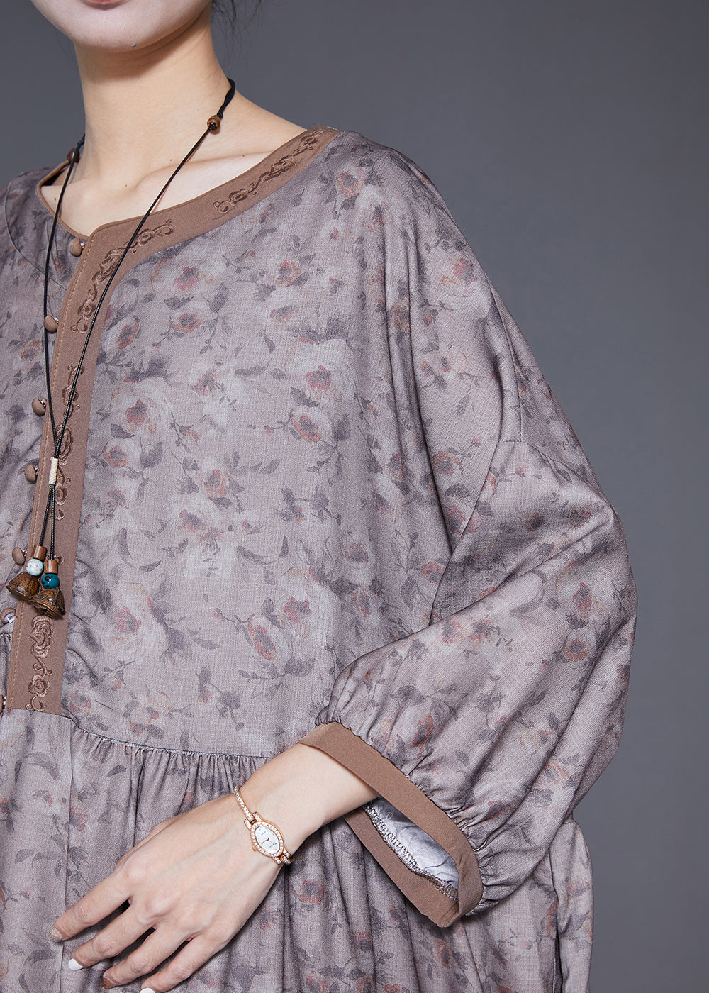 Gracefully Styled Dress for Any Occasion