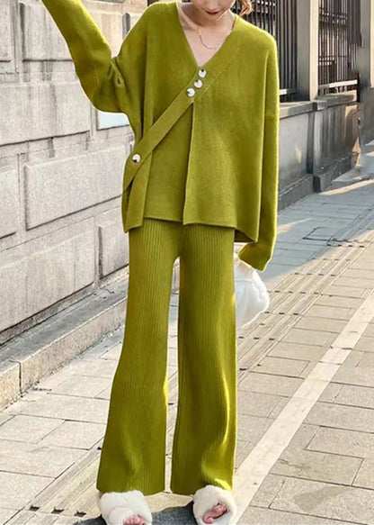 Well Tailored Pants with a Graceful Silhouette