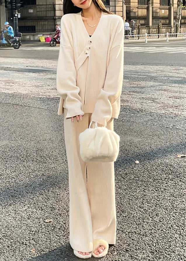 Well Tailored Pants with a Graceful Silhouette