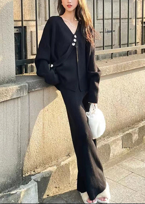 Well Tailored Pants with a Graceful Silhouette